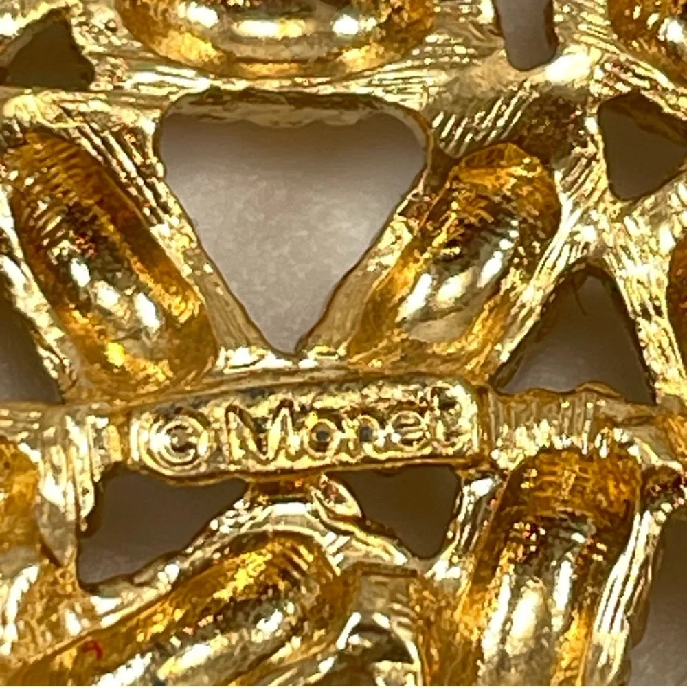 Monet Vintage 1980s Gold Plated Woven Brooch Pin Diamond Cut Statement Elegant